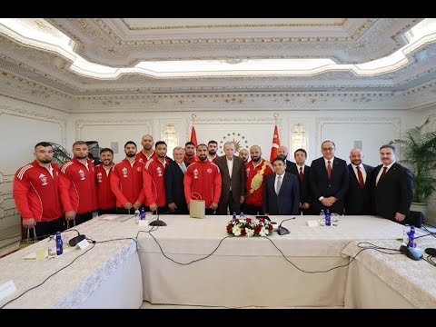 Cumhurbaşkanı Erdoğan, Yağlı Güreş Şampiyonlarını Kabul Etti