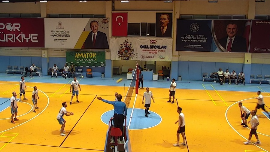 Afyonkarahisar'da Kamu Spor Oyunları Voleybol Turnuvası ile Start Aldı