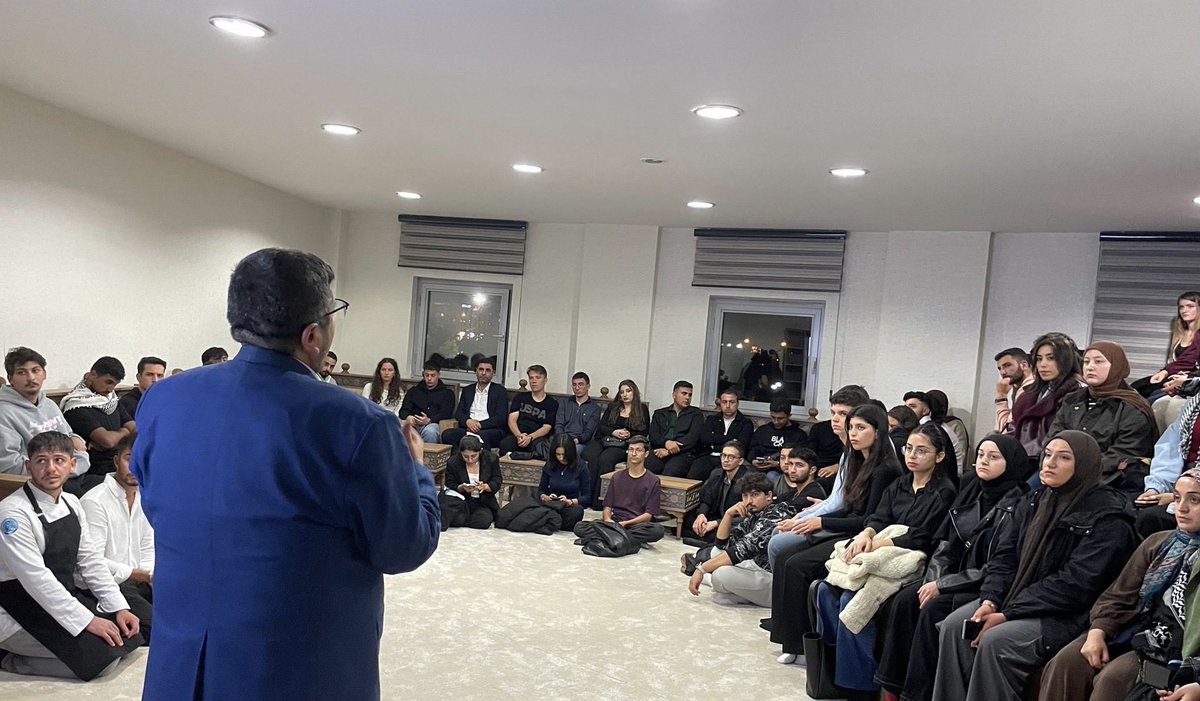 Afyonkarahisar'da Üniversiteli Gençlere Proje Desteği: ÜNİDES Tanıtımı Yapıldı