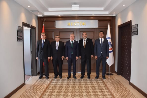 Prof. Dr. Adem Arslan, Afyonkarahisar Sağlık Bilimleri Üniversitesi Rektörlüğüne Atandı