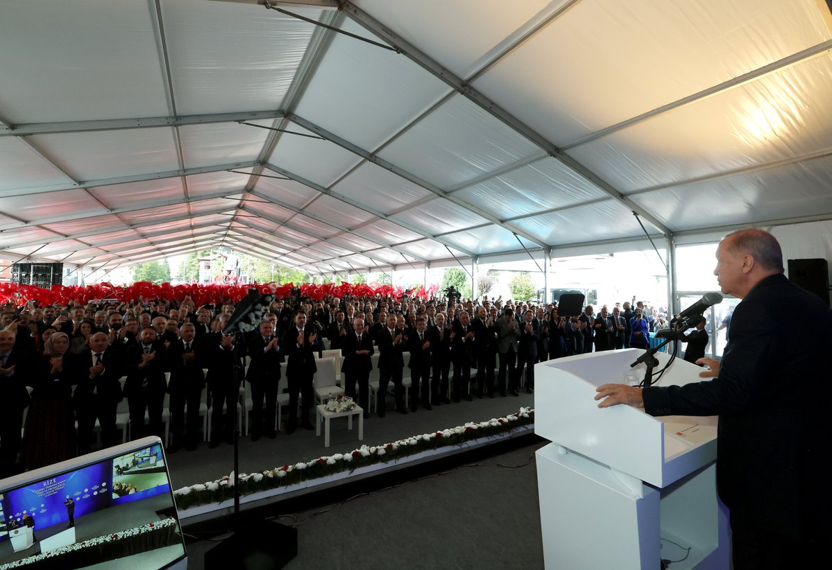 Rize'de Cumhurbaşkanı Erdoğan'a Coşkulu Karşılama