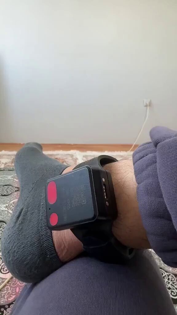 Elektronik Kelepçe ile Yaşam: Ev Hapsindeki Vatandaşın Duş Deneyimi