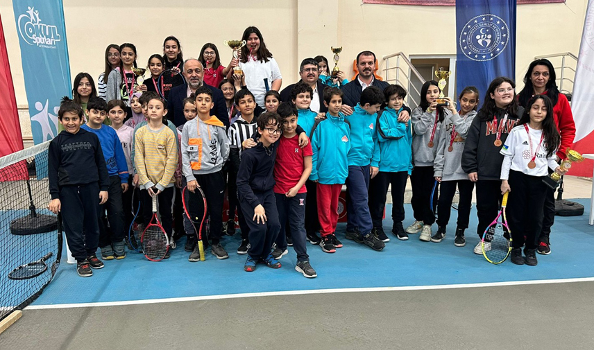 Okul Sporları küçükler tenis müsabakaları tamamlandı